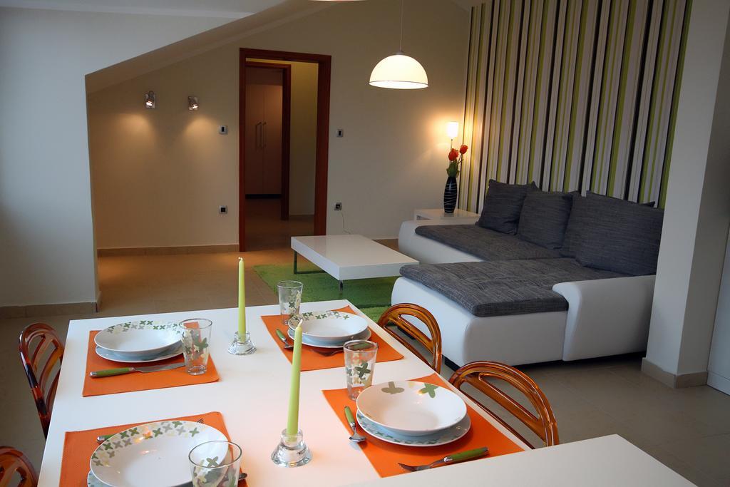 Domador Rooms & Apartments Bečići エクステリア 写真